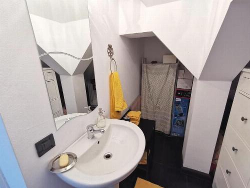 Dorobanti-Capitale, apartment in renovated interwar villa 16