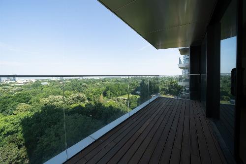 One Mircea Eliade, 3 rooms overlooking the park and the lake. 17