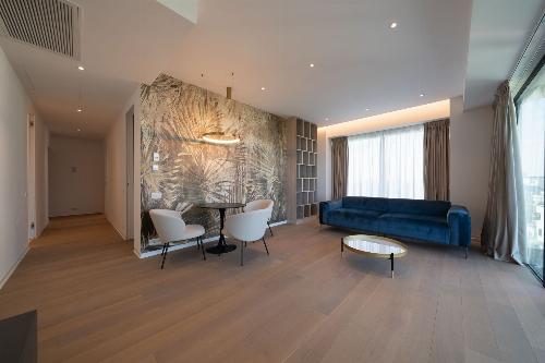 One Mircea Eliade, 3 rooms overlooking the park and the lake. 3