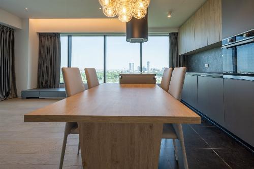 One Mircea Eliade, 3 rooms overlooking the park and the lake. 4