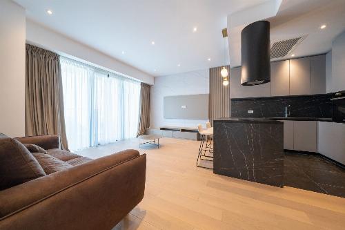 One Mircea Eliade, 3 rooms overlooking the park. 3