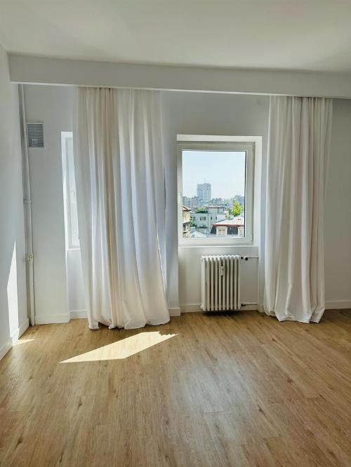 Romana-Eminescu Square, ideal residential/office apartment