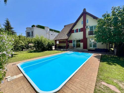 Zona Iancu Nicolae / Vilă cu grădină generoasă și piscină