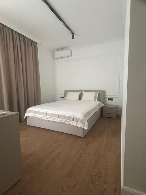 5 room apartment Herastrau