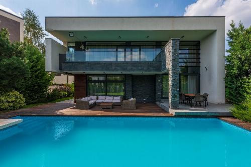 Villa with Pool Erou Iancu