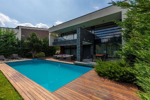 Villa with Pool Erou Iancu