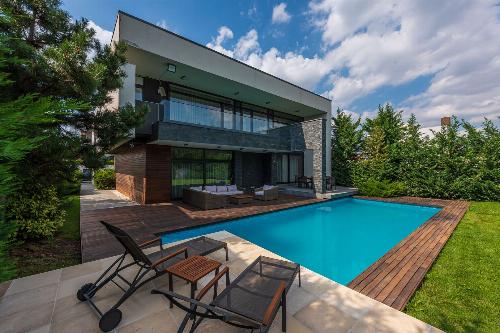 Villa with Pool Erou Iancu