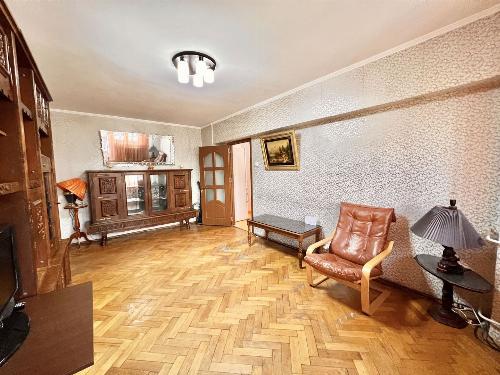 Victoriei-Titulescu / 3-room apartment