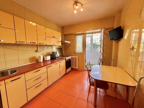 Victoriei-Titulescu / 3-room apartment