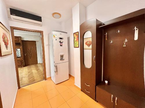 Piața Victoriei-Titulescu /  Apartament cu 3 camere