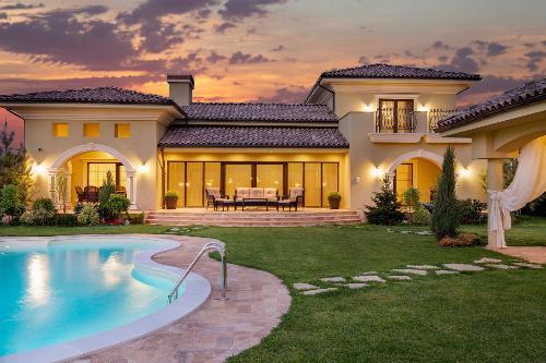 Elegant villa with pool and spectacular courtyard!