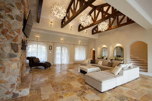 Elegant villa with pool and spectacular courtyard!