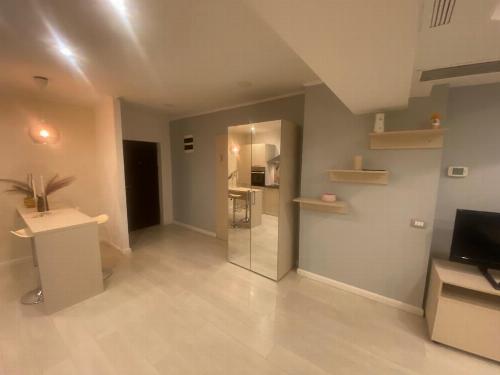 2 Room Apartment + Dressing Room | Terrace 15 SQM | French Quarter