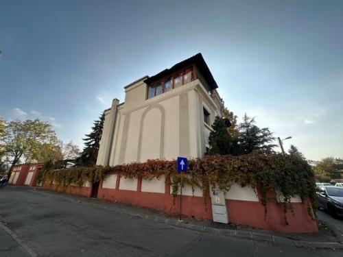 Villa with courtyard 1 Mai 2