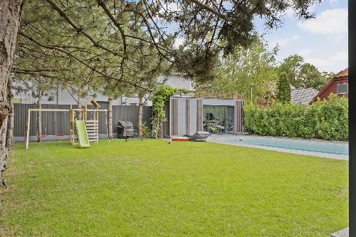 Iancu Nicolae! Unique villa with generous garden and pool 16