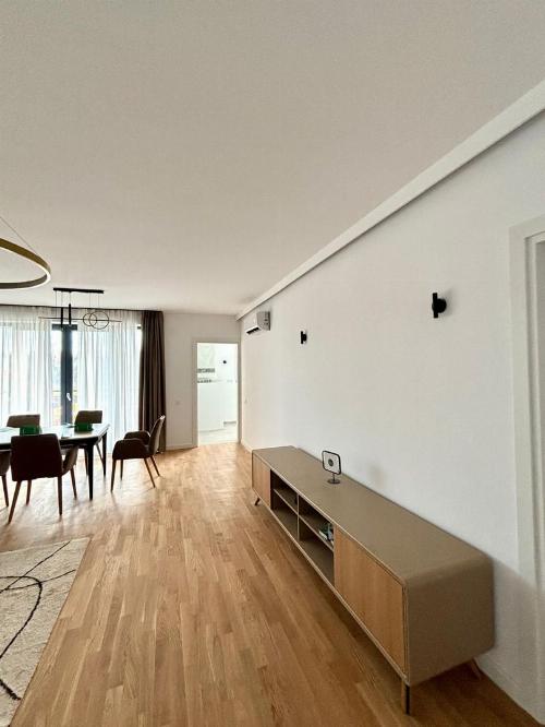 Apartament 3 camere Sisesti 5