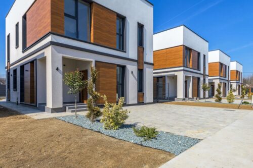 Crosspoint Imobiliare – Crosspoint Real Estate- Pipera-Tunari / Case finalizate / Piscină / Loc de joacă - crosspoint-imobiliare.ro