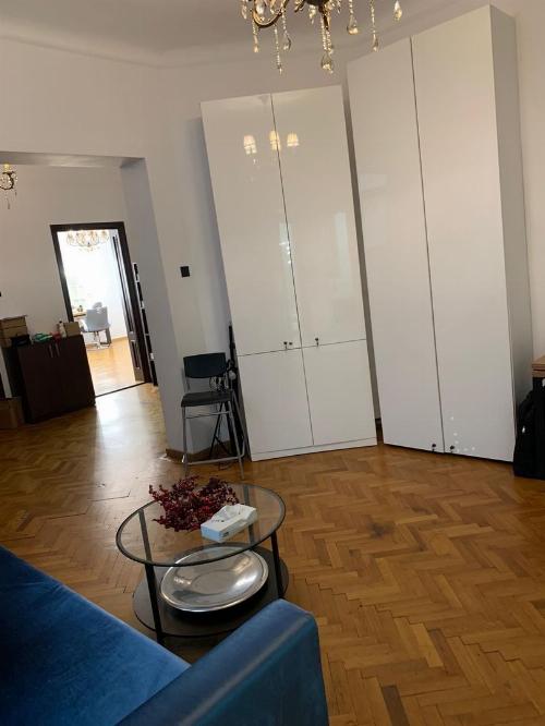 Rare opportunity! 4-room apartment in the heart of the Capitals 3