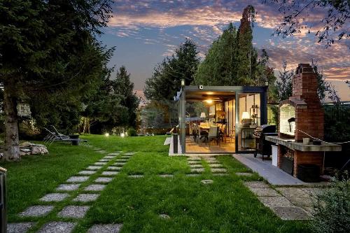 Spectacular villa on the shores of Lake Snagov / 3000 sqm land / Boat included 5