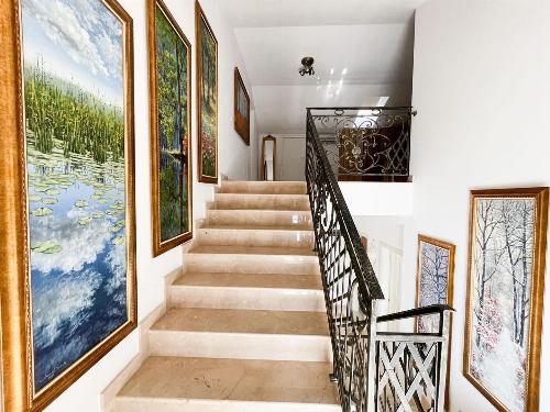 830 sqm land! Privacy and comfort rarely found in the city 15
