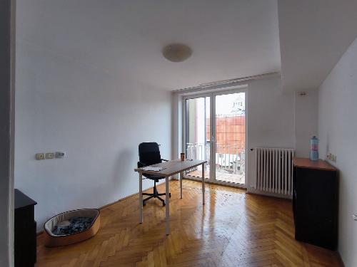 Apartament de vanzare  3 camere decomandat – Piața Romană RISC 1 3