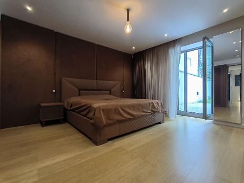Apartament de vanzare Victoriei 4 camere de lux cu gradina – 2 locuri parcare 20
