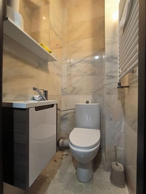 Apartament de vanzare 4 camere Primaverii, cu garaj box si teren 15