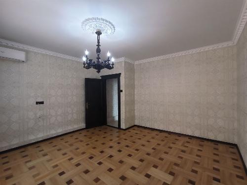 Apartament de vanzare 4 camere Primaverii, cu garaj box si teren 8