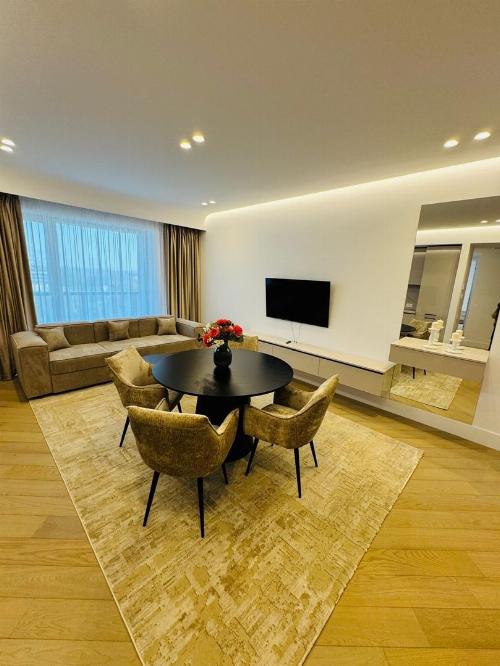 Modern 3-room apartment in Cortina 126 / Underground parking 2