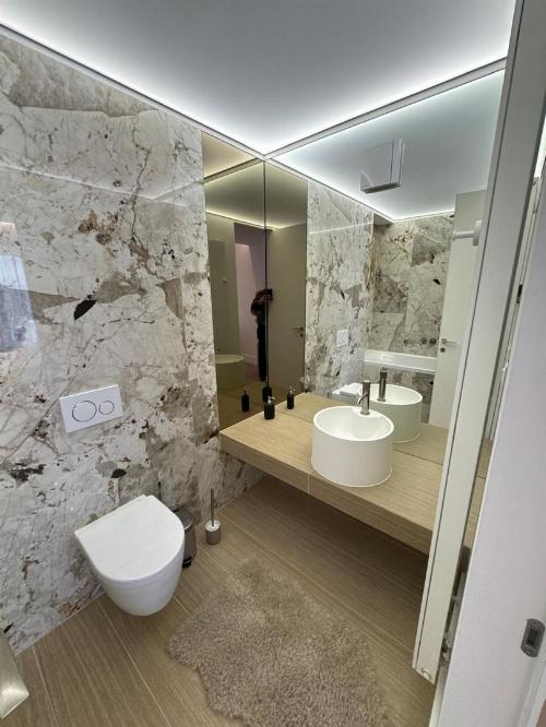 Modern 3-room apartment in Cortina 126 / Underground parking 11