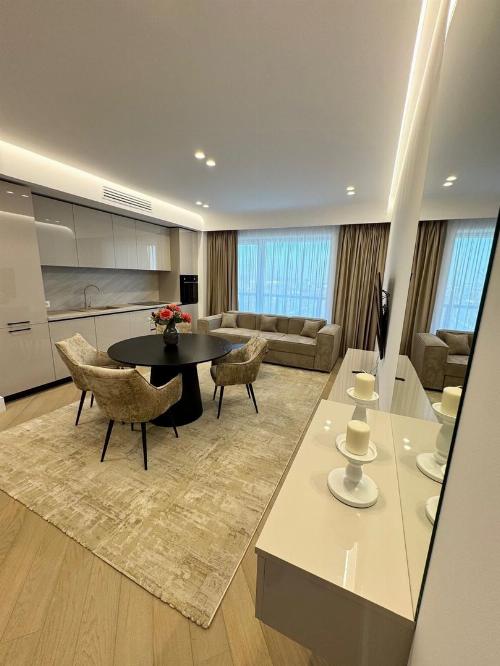 Modern 3-room apartment in Cortina 126 / Underground parking 3