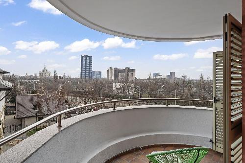 Apartament 4 camere de vanzare- Piata Presei Libere 8