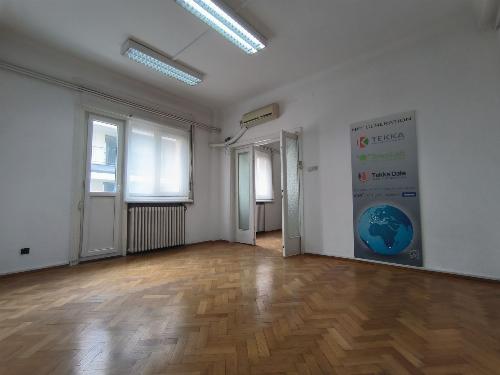 Apartament 3 camere de vanzare Calea Victoriei bloc consolidat si reabilitat 13