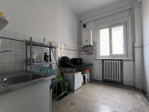 Apartament 3 camere de vanzare Calea Victoriei bloc consolidat si reabilitat 14