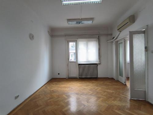 Apartament 3 camere de vanzare Calea Victoriei bloc consolidat si reabilitat 15