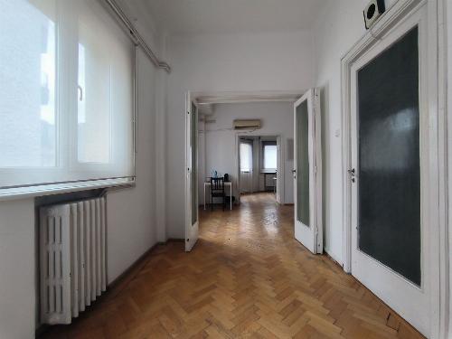 Apartament 3 camere de vanzare Calea Victoriei bloc consolidat si reabilitat 9