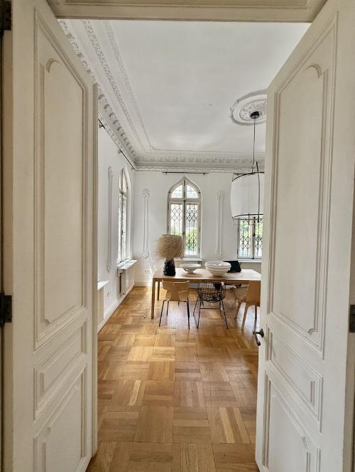 Villa with interwar charm, suitable for commercial activities 4