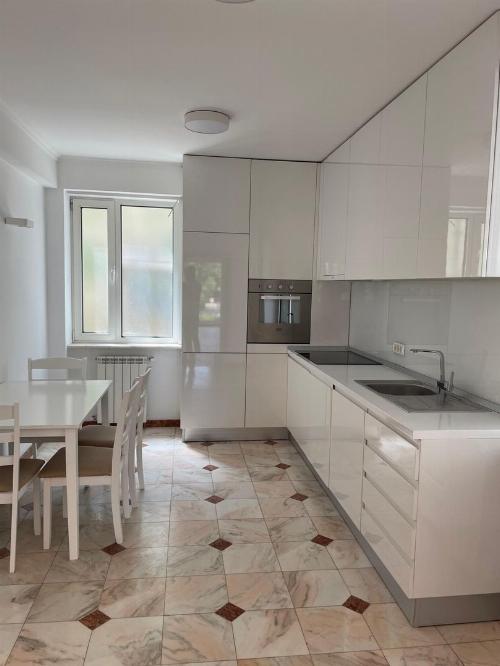 Exclusive Building for Rent – Spring Area 2