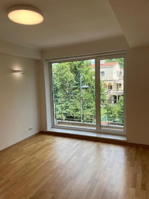 Exclusive Building for Rent – Spring Area 3