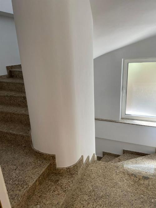 Exclusive Building for Rent – Spring Area 7
