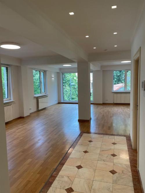 Exclusive Building for Rent – Spring Area 8