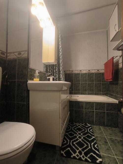 Apartament de vanzare 4 camere Piata Victoriei decomandat/1979 14