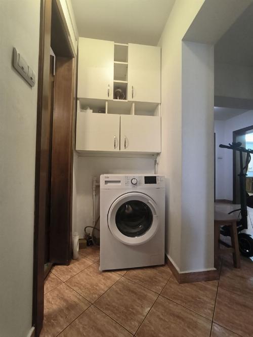 Apartament de vanzare 4 camere Piata Victoriei decomandat/1979 18