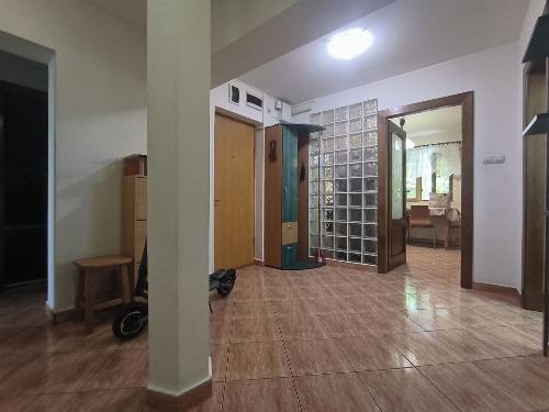 Apartament de vanzare 4 camere Piata Victoriei decomandat/1979 4