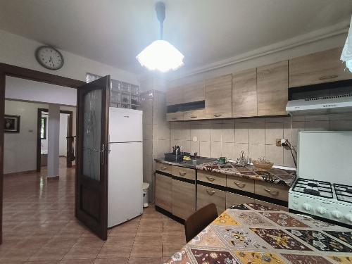 Apartament de vanzare 4 camere Piata Victoriei decomandat/1979 6