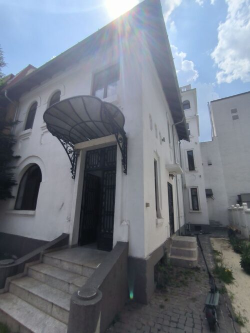 Vanzare case Bascov – Crosspoint Imobiliare- Vila de vanzare Cartier Aviatorilor – Kiseleff - crosspoint-imobiliare.ro