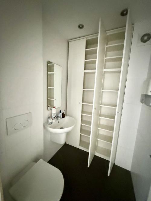 Suitable office 5