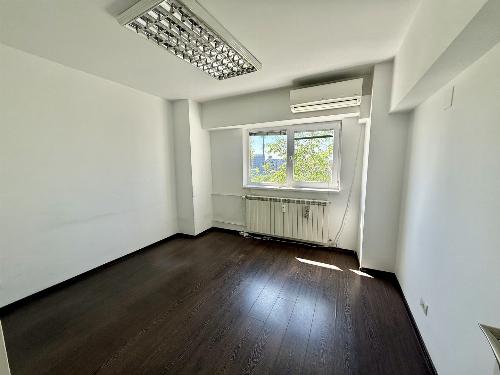 Suitable office 6
