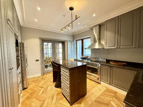 Spectacular 5-room apartment in Herastrau area 9