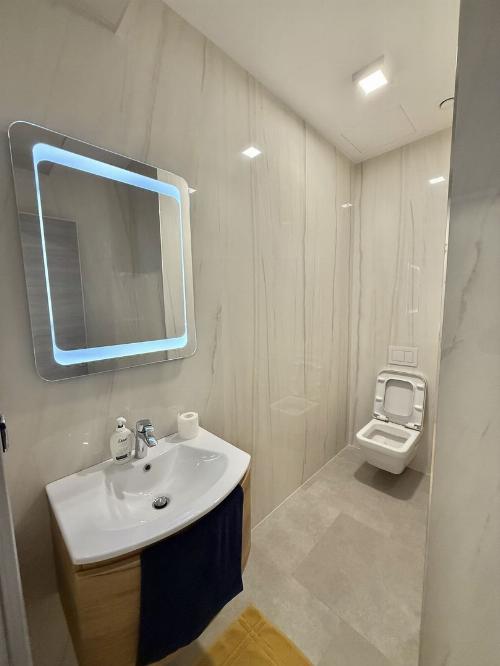 135 sqm usable | Luxury Finishes & Furniture | 2 parking spaces included 15